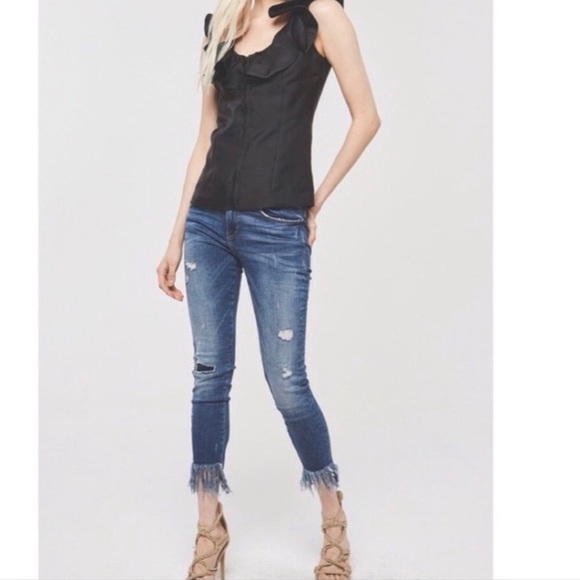 🌺🌺Elegant Top🌺🌺 - Picture 2 of 3